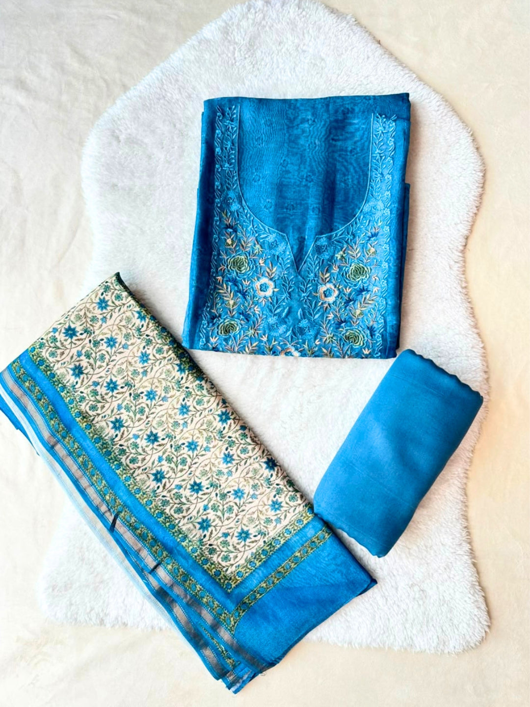 UNSTITCHED-0458