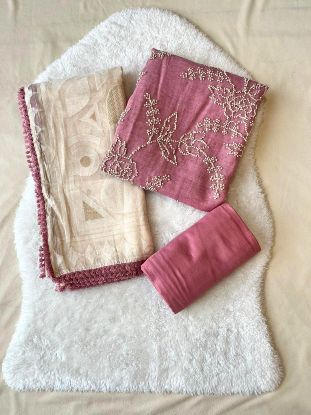 UNSTITCHED-0459