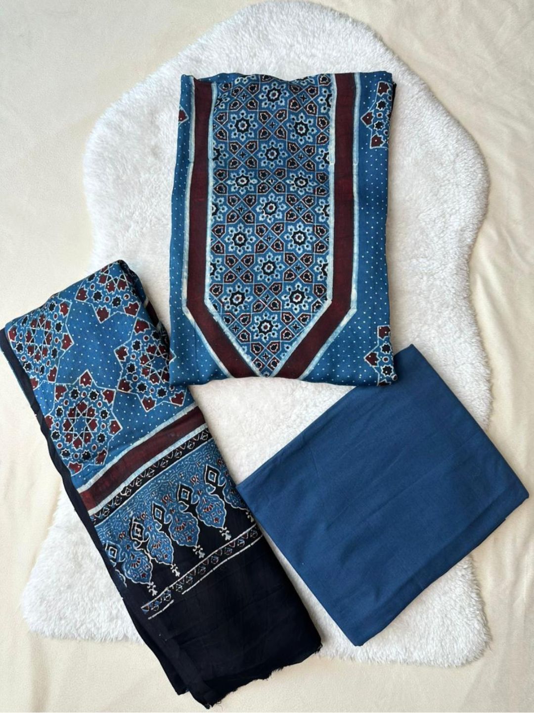 UNSTITCHED-876