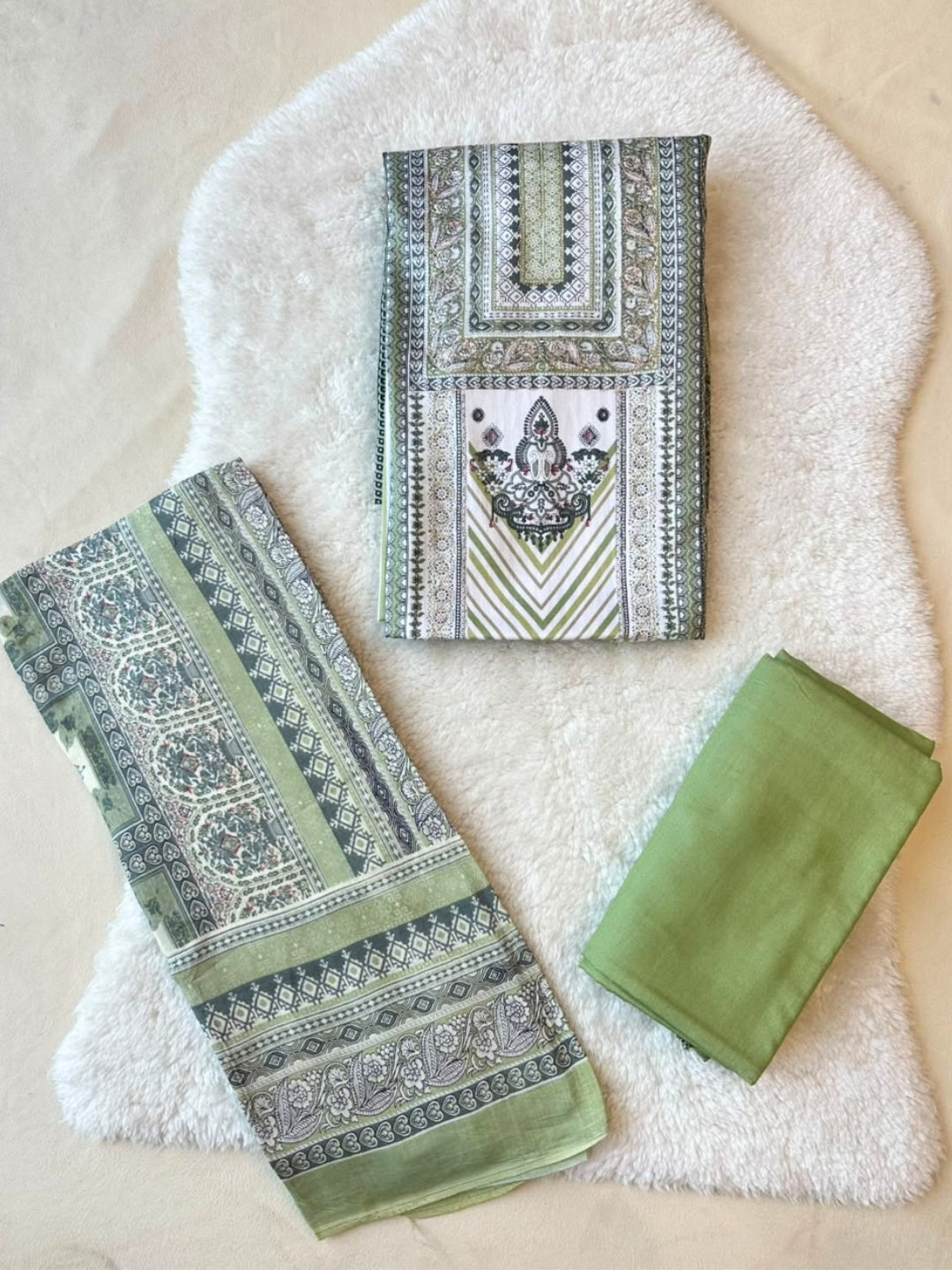 UNSTITCHED-0489
