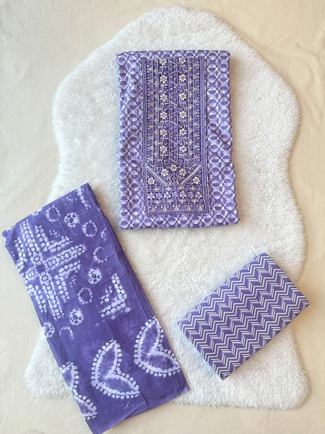 UNSTITCHED-0491