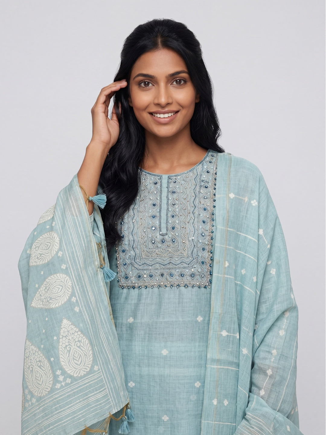 UNSTITCHED-348