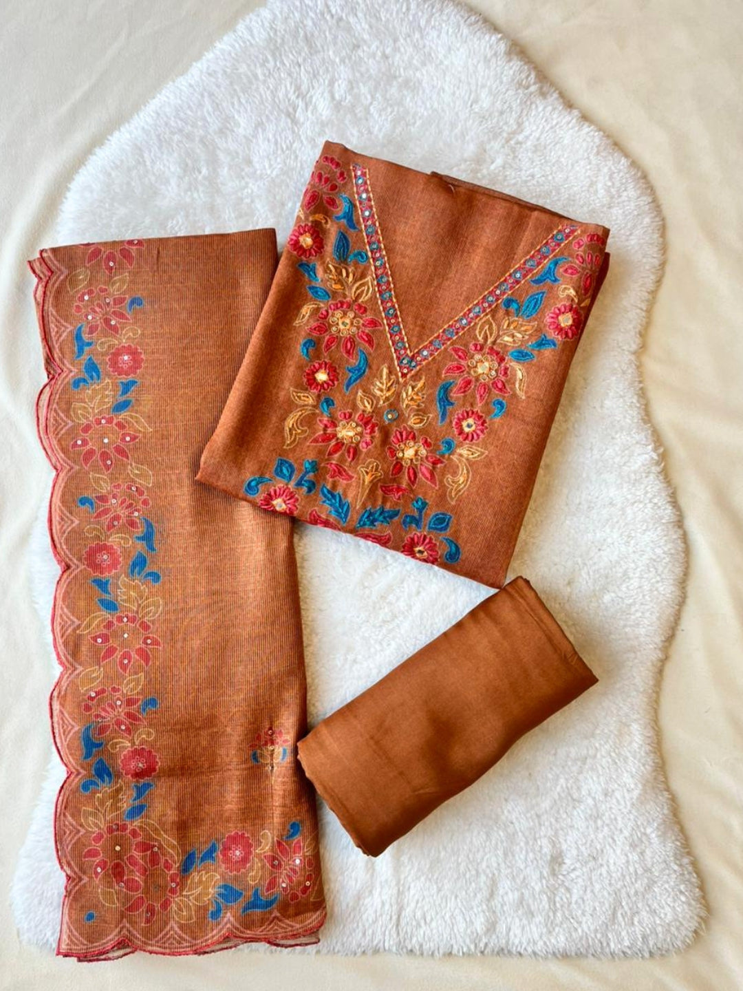 UNSTITCHED-349