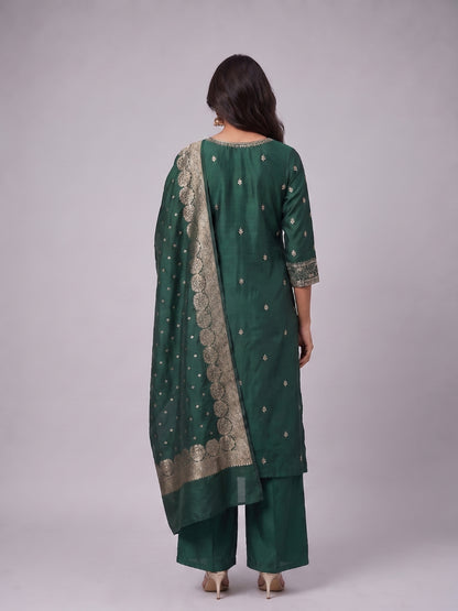 UNSTITCHED-652