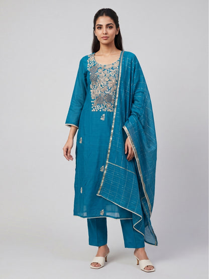 UNSTITCHED-746