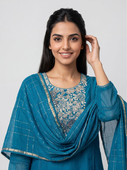UNSTITCHED-746