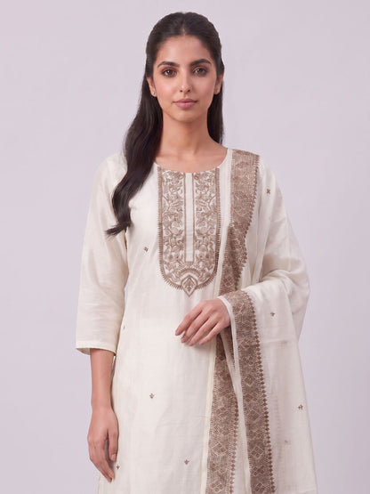 UNSTITCHED-722