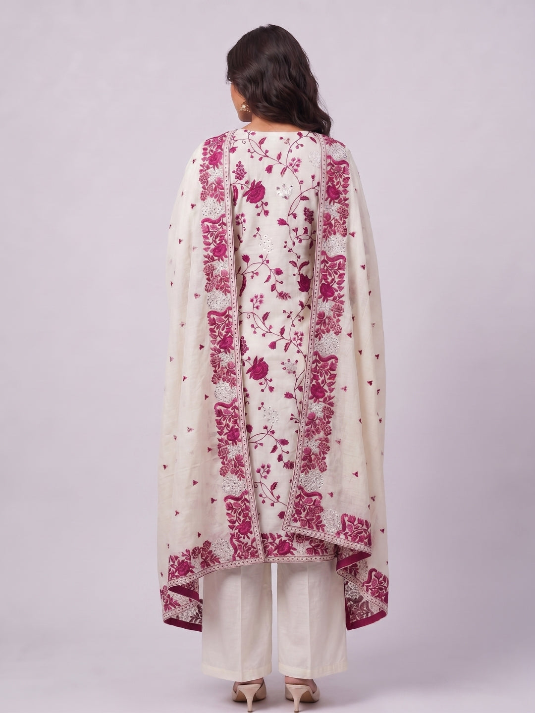 UNSTITCHED-835