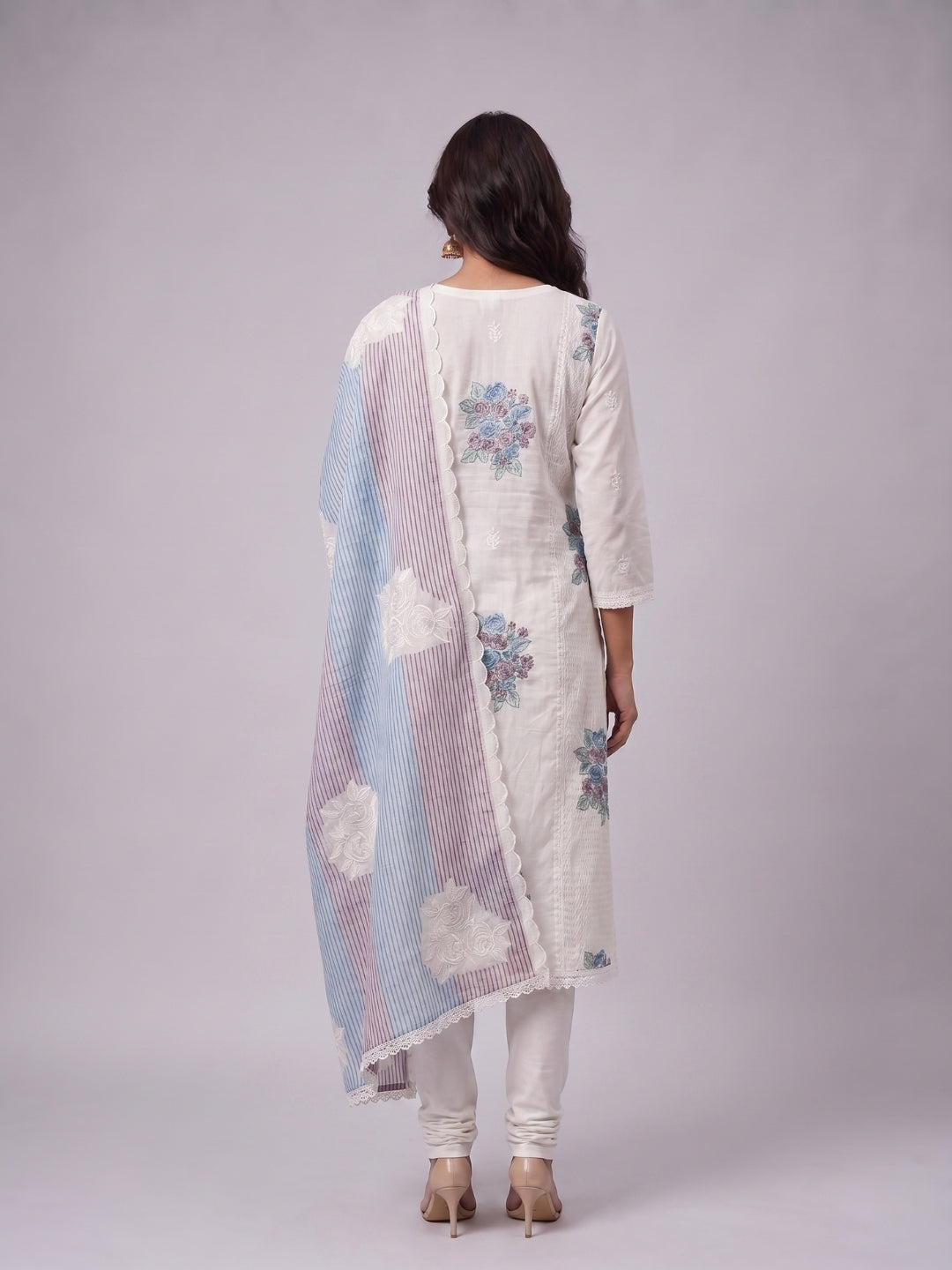 UNSTITCHED-839