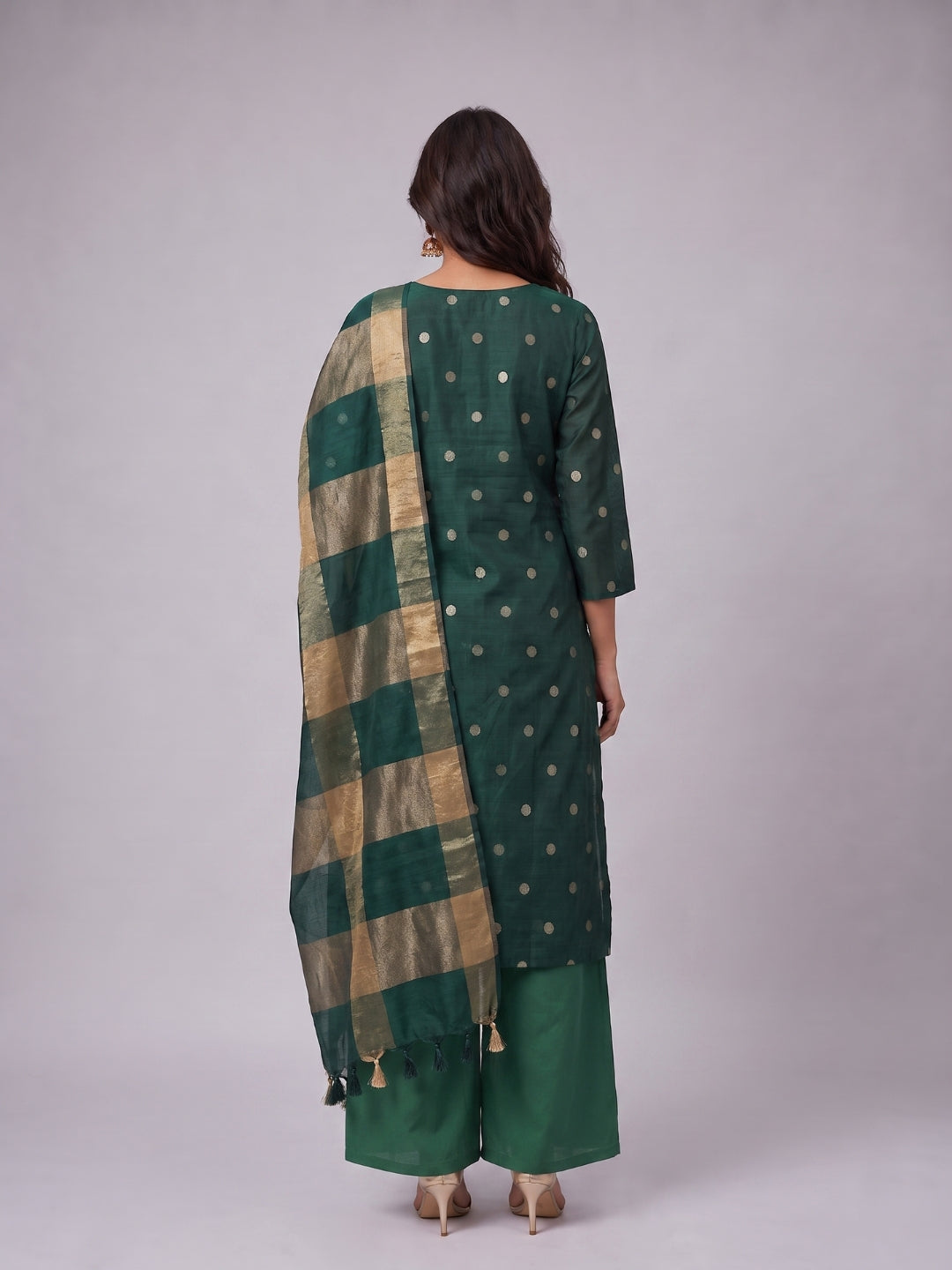 UNSTITCHED-853