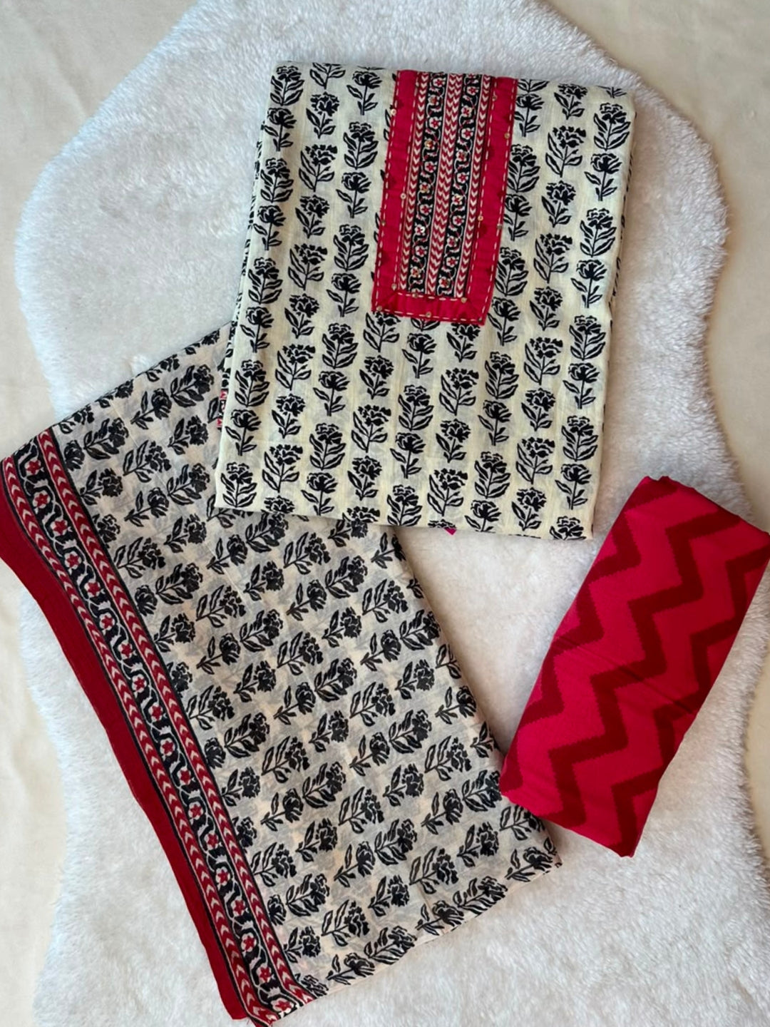 UNSTITCHED-871