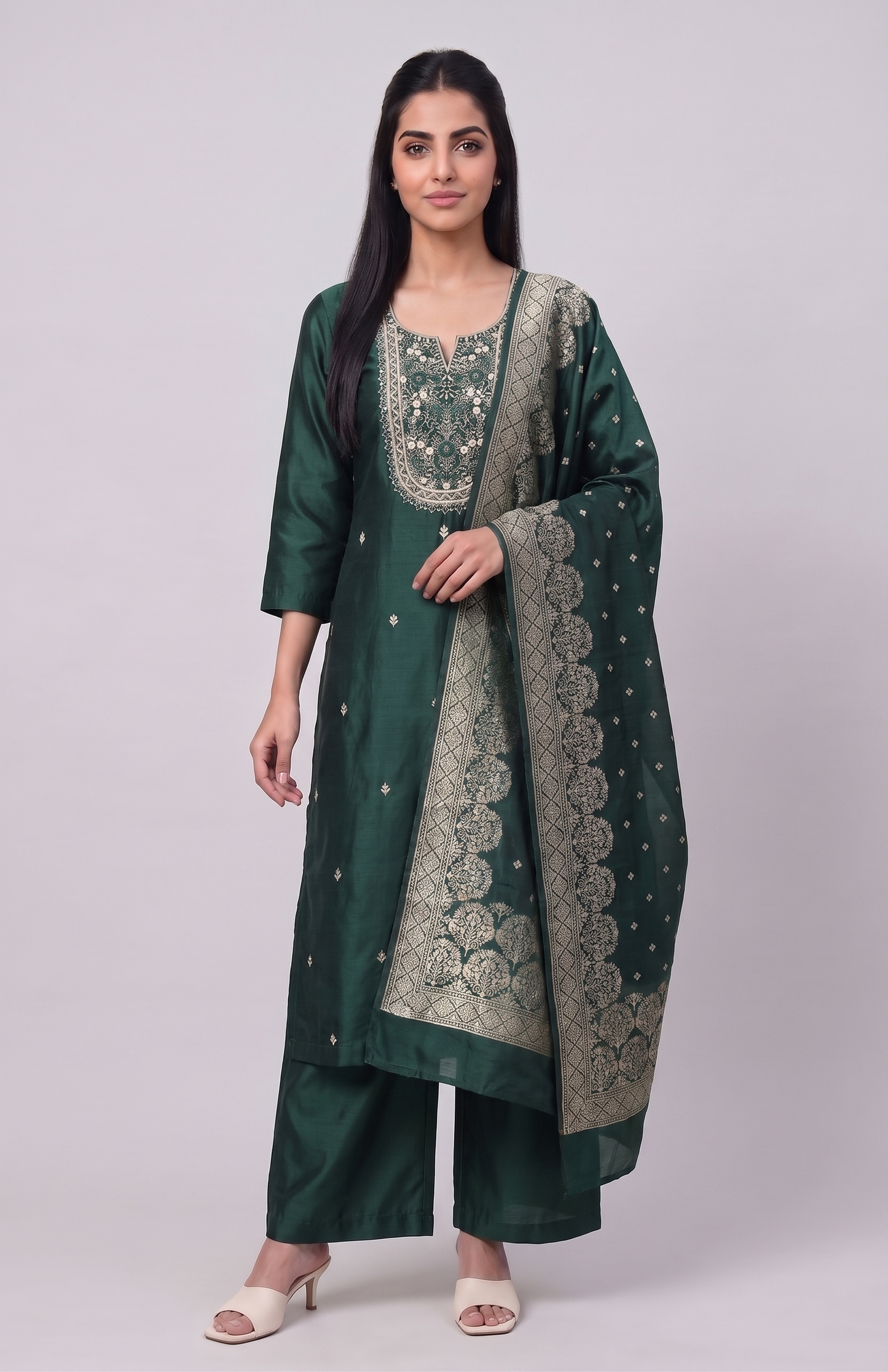 UNSTITCHED-652