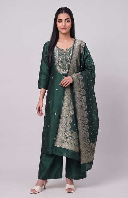 UNSTITCHED-652