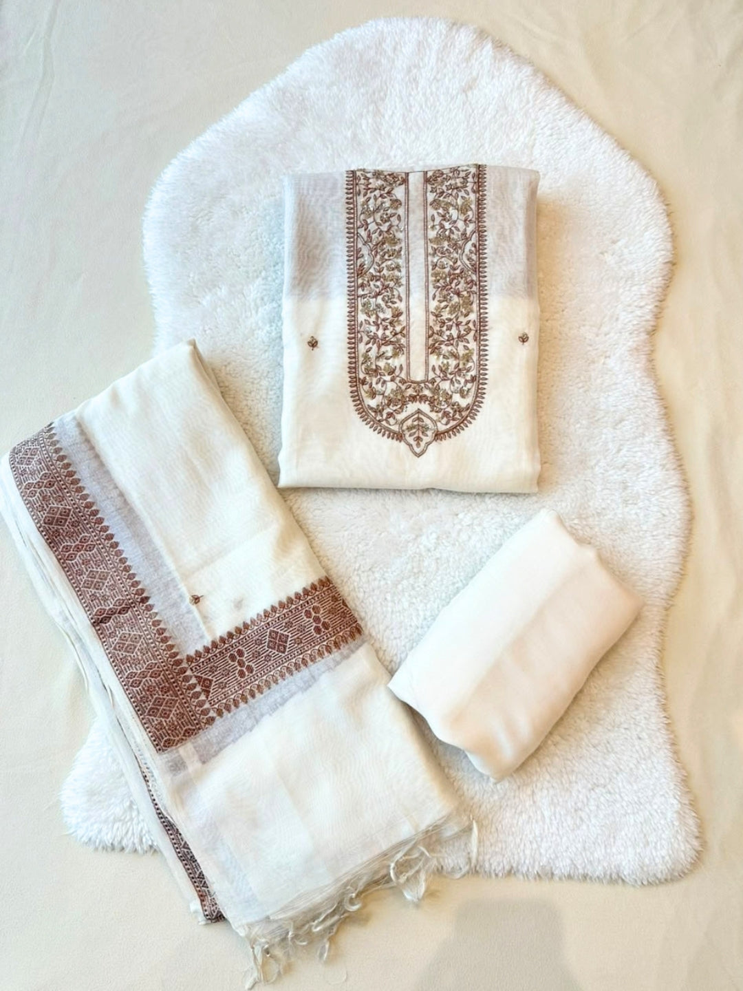UNSTITCHED-722